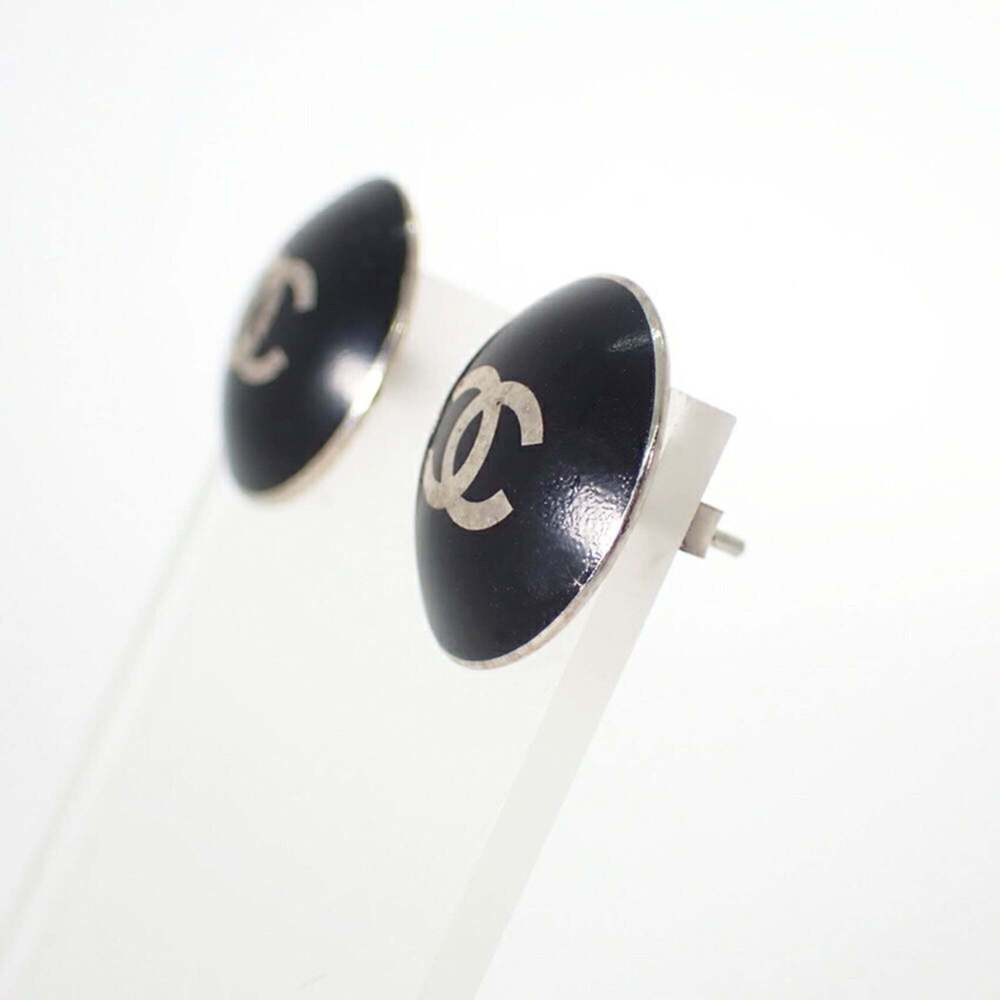 CHANEL Authentic Gold Earrings - Picture 5 of 11